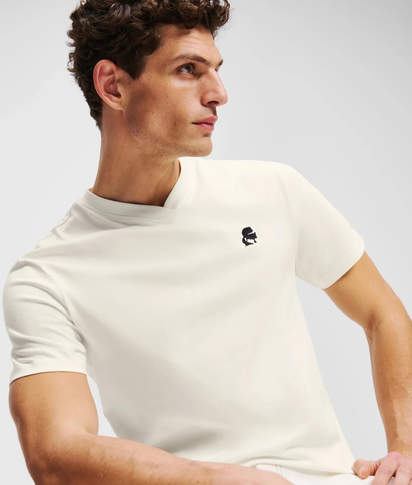 KARL KAMEO V-NECK T-SHIRT