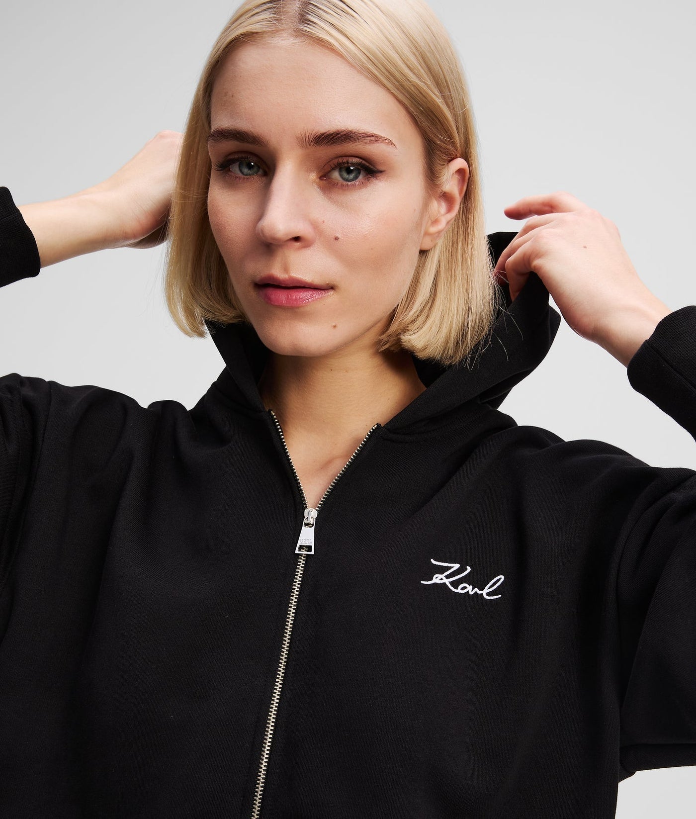 KARL SIGNATURE ZIP-UP HOODIE